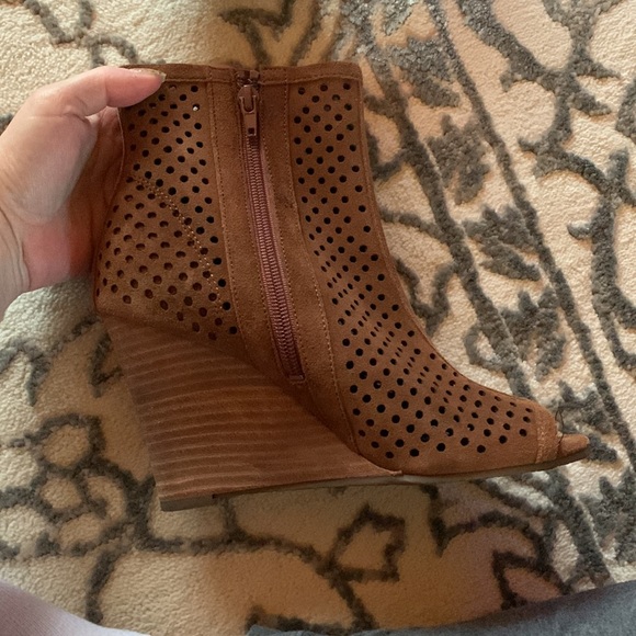 Carlos Santa a peep toe booties - Picture 2 of 6